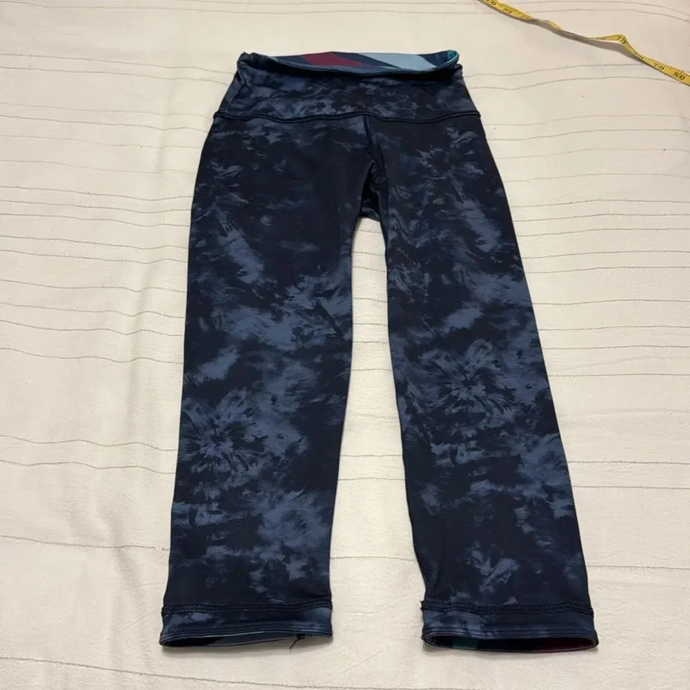 Peloton Women WITH Expedition High Waist Revesible Capri Legging Size X-Small - Picture 9 of 9